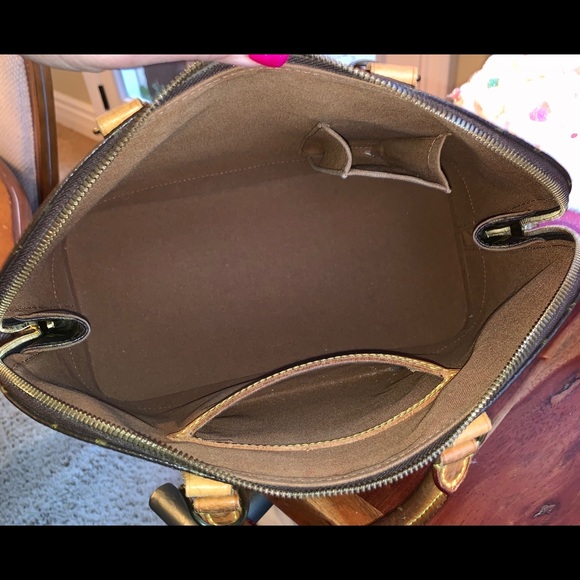 ❌❌SOLD ON MERC❌❌Authentic Louis Vuitton Monogram - Picture 4 of 8